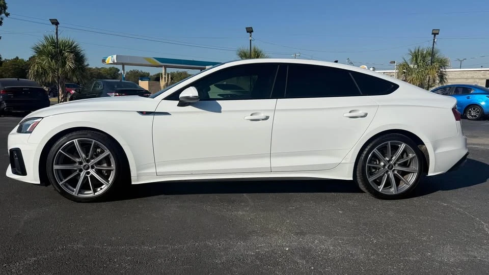 2025 Audi B10 A5 - Image 2 of 15