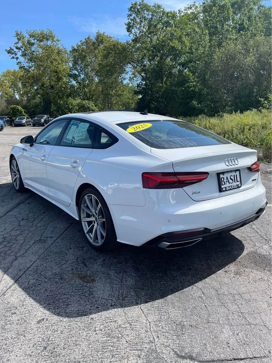 2025 Audi B10 A5 - Image 5 of 19