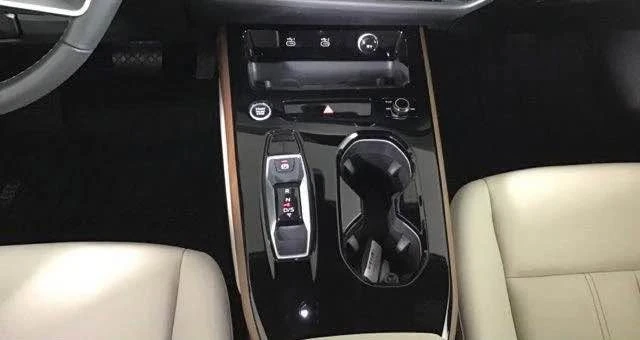 2025 Audi B10 A5 - Image 10 of 20
