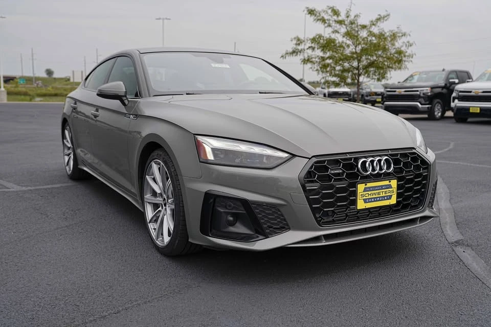 2025 Audi B10 A5 - Image 3 of 17