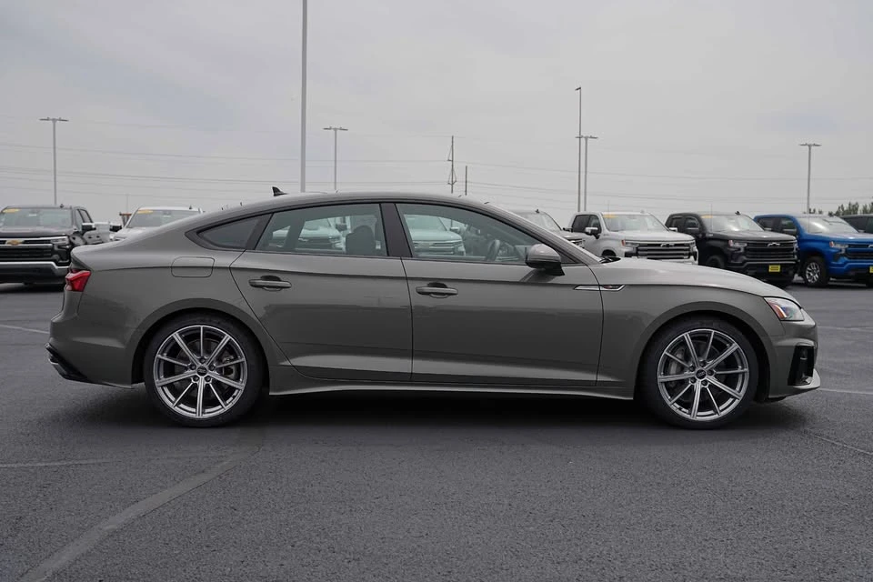 2025 Audi B10 A5 - Image 4 of 17