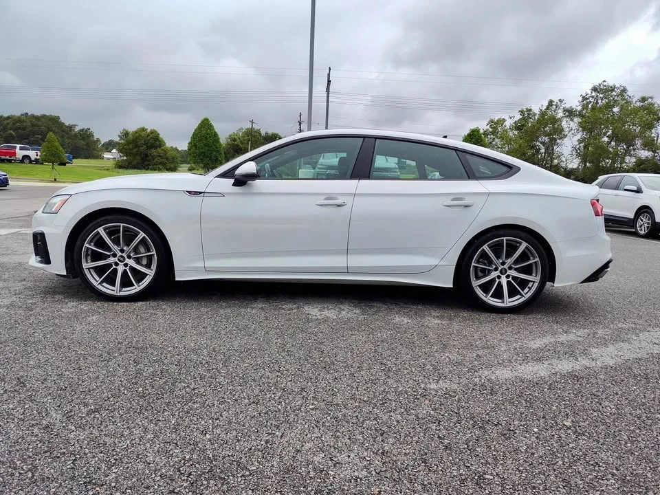 2025 Audi B10 A5 - Image 3 of 15