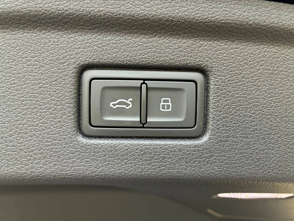 2025 Audi B10 A5 - Image 17 of 24