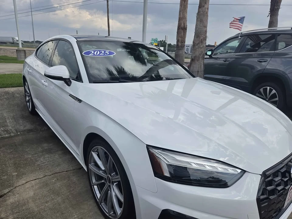 2025 Audi B10 A5 - Image 3 of 19