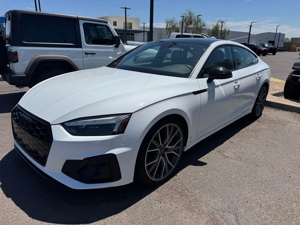 2025 Audi B10 A5 - Image 2 of 11