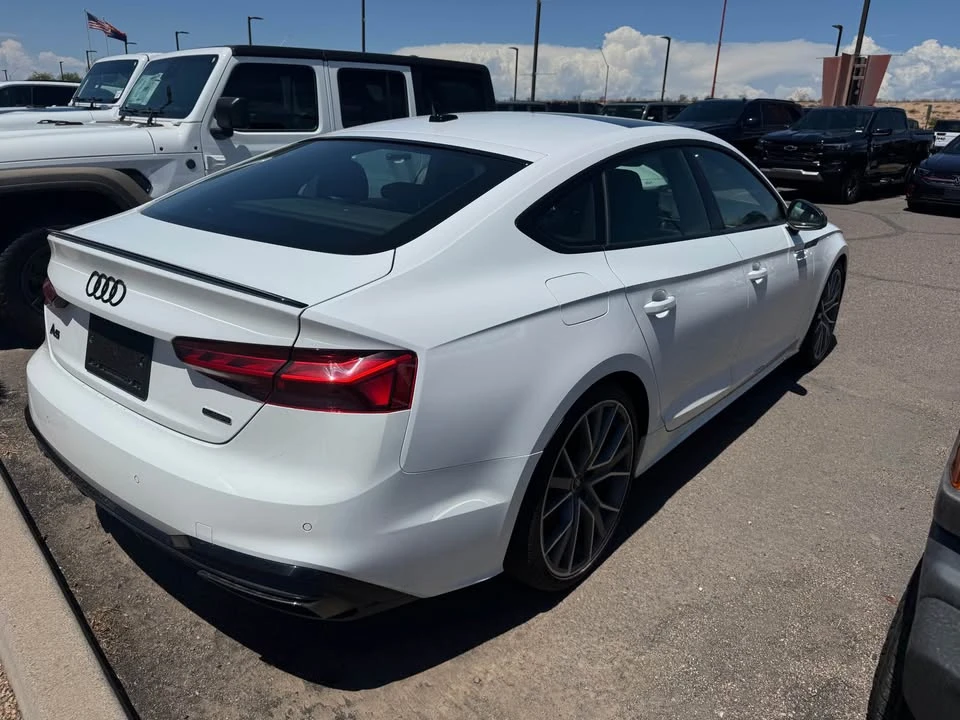 2025 Audi B10 A5 - Image 3 of 11