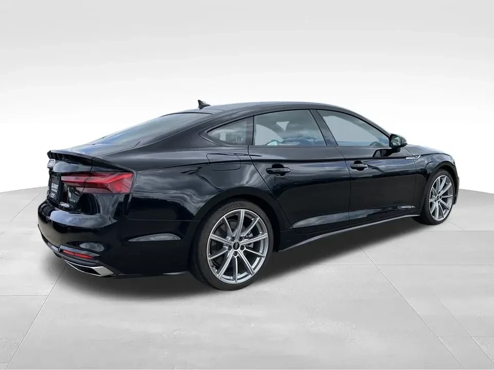2025 Audi B10 A5 - Image 4 of 9
