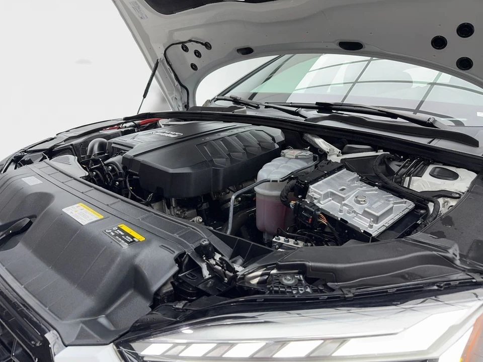 2025 Audi B10 A5 - Image 16 of 21