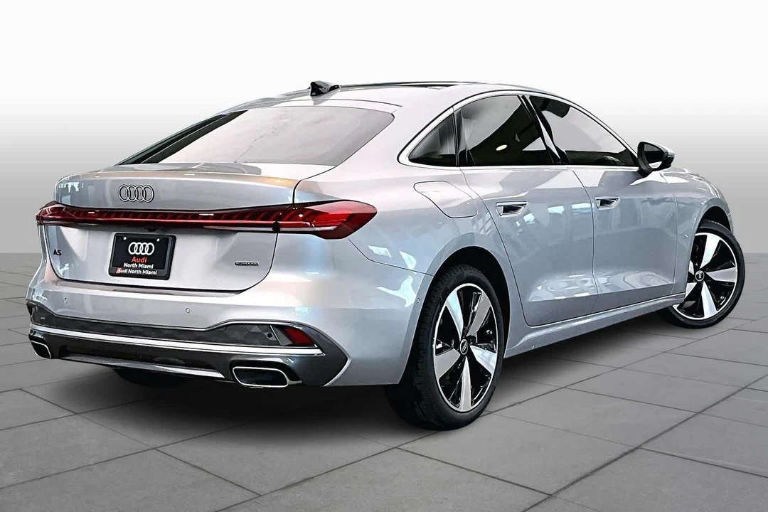 2025 Audi B10 A5 - Image 13 of 21