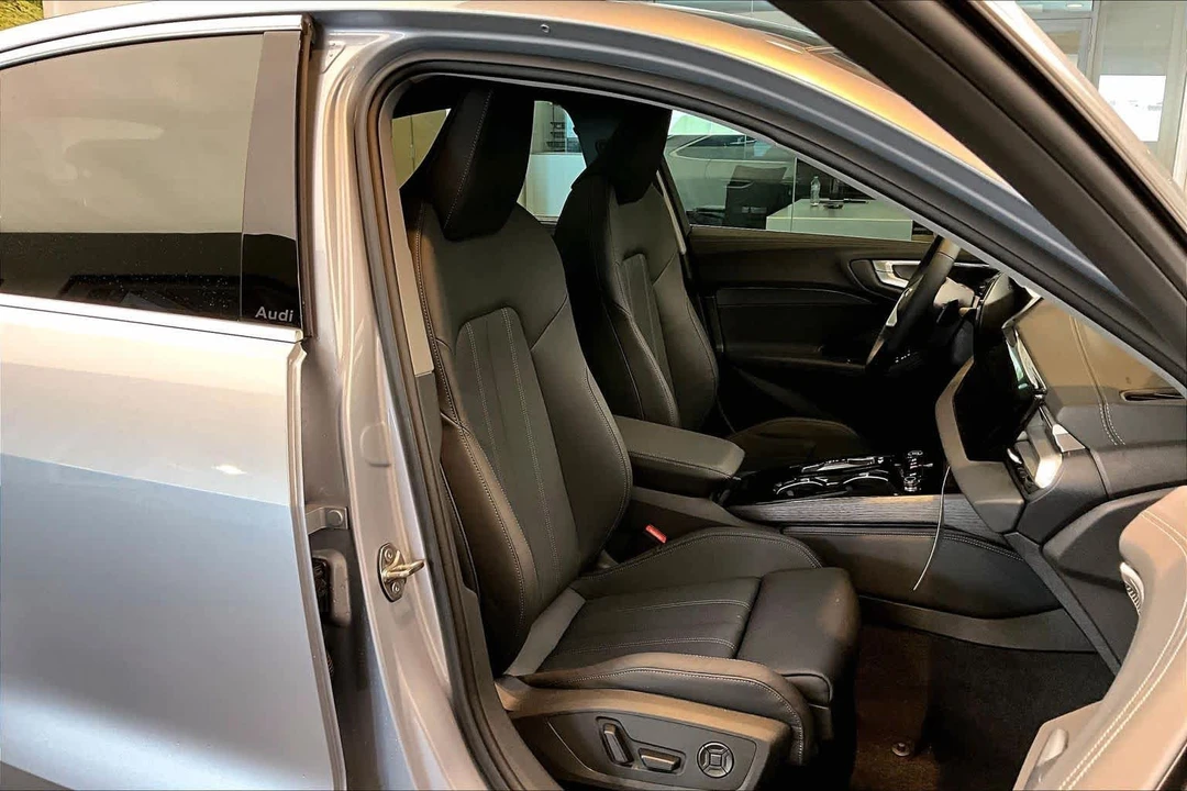 2025 Audi B10 A5 - Image 9 of 21