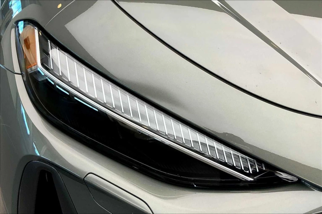 2025 Audi B10 A5 - Image 13 of 19