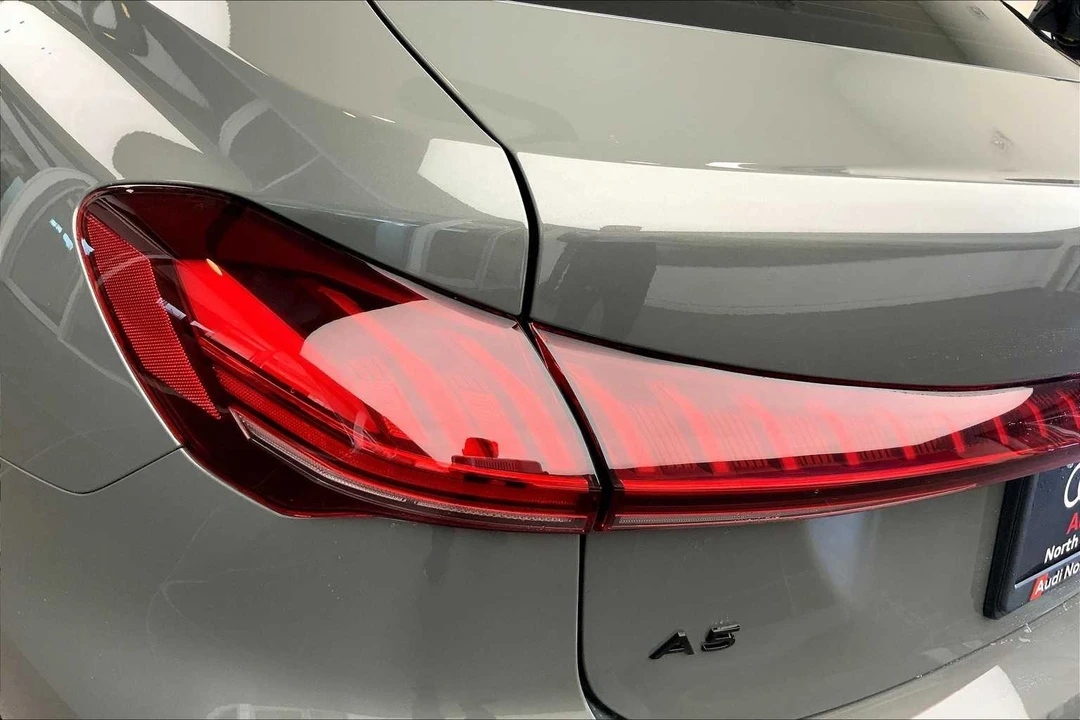 2025 Audi B10 A5 - Image 14 of 19