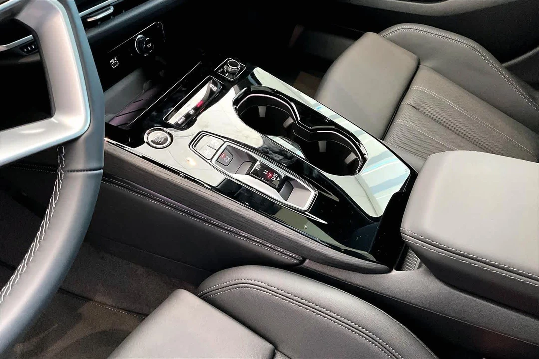 2025 Audi B10 A5 - Image 15 of 21