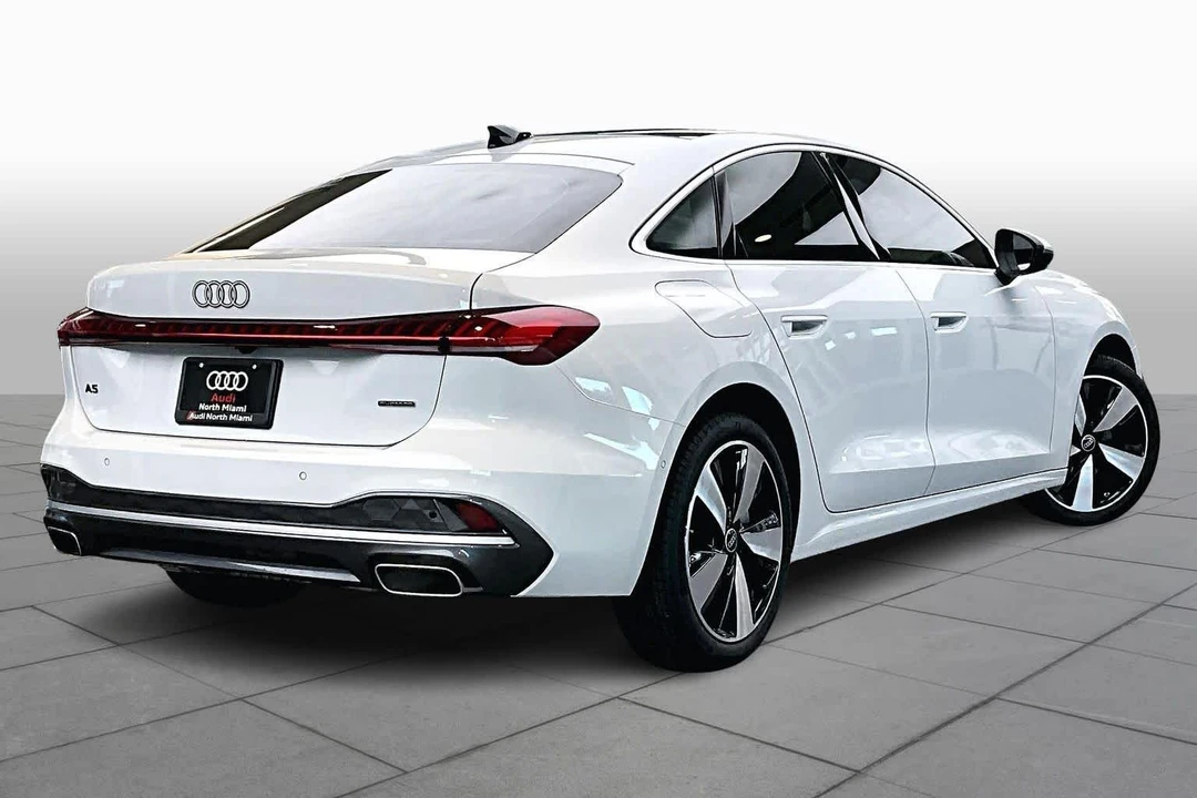 2025 Audi B10 A5 - Image 13 of 21