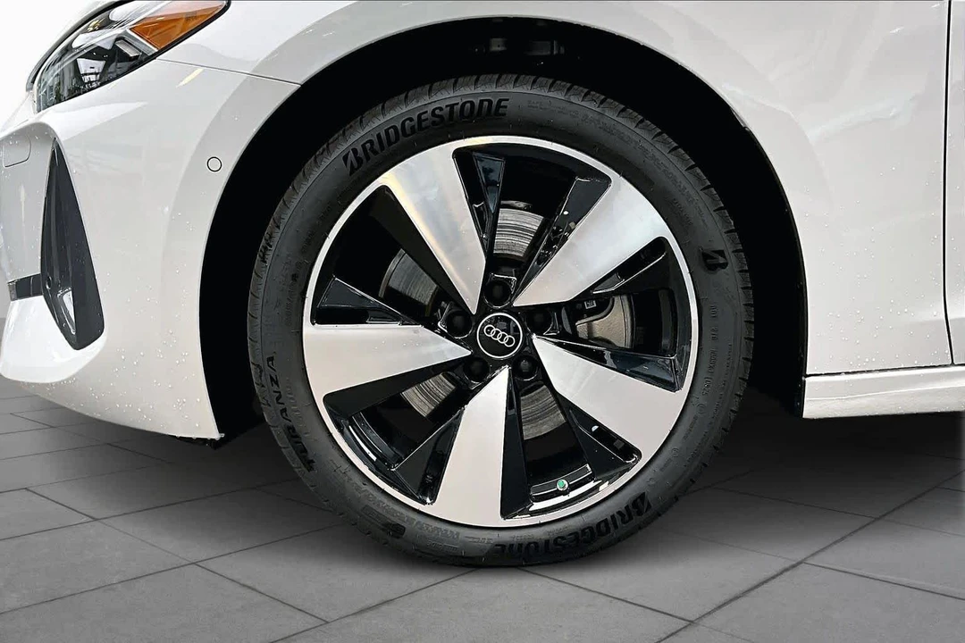 2025 Audi B10 A5 - Image 11 of 21