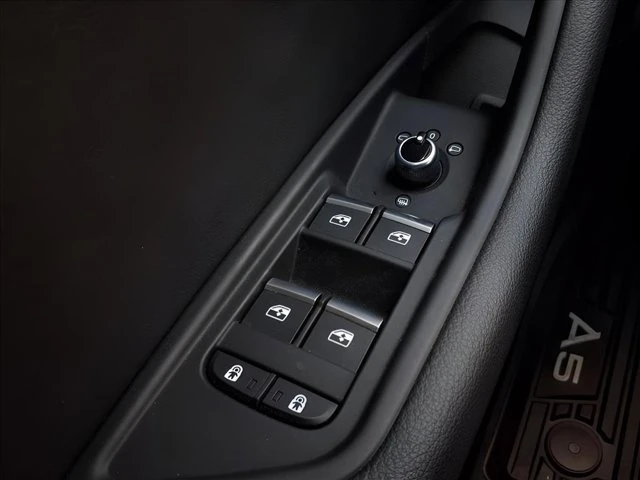 2025 Audi B10 A5 - Image 13 of 20