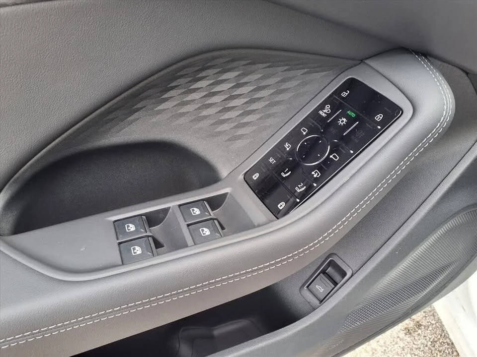 2025 Audi B10 A5 - Image 9 of 20