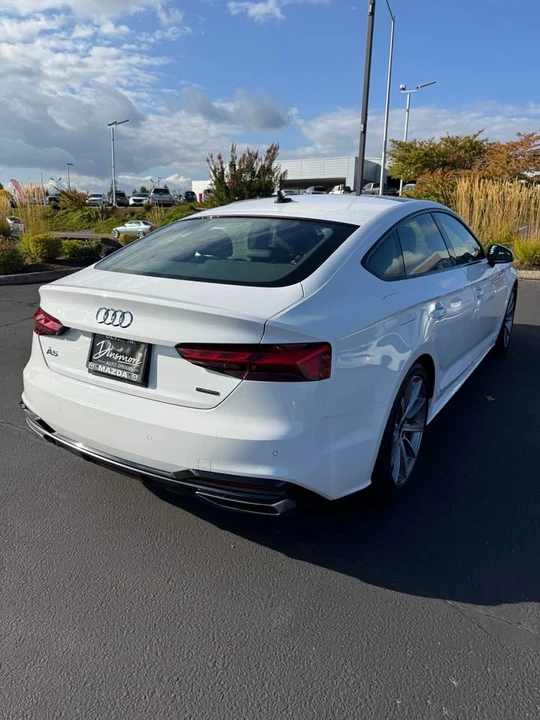 2025 Audi B10 A5 - Image 4 of 11