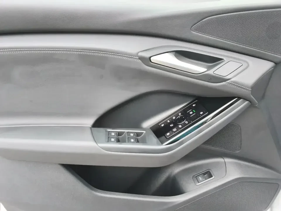 2025 Audi Q6 e-tron - Image 9 of 20