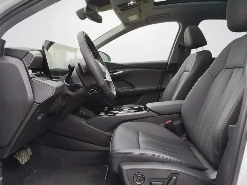 2025 Audi Q6 e-tron - Image 10 of 20