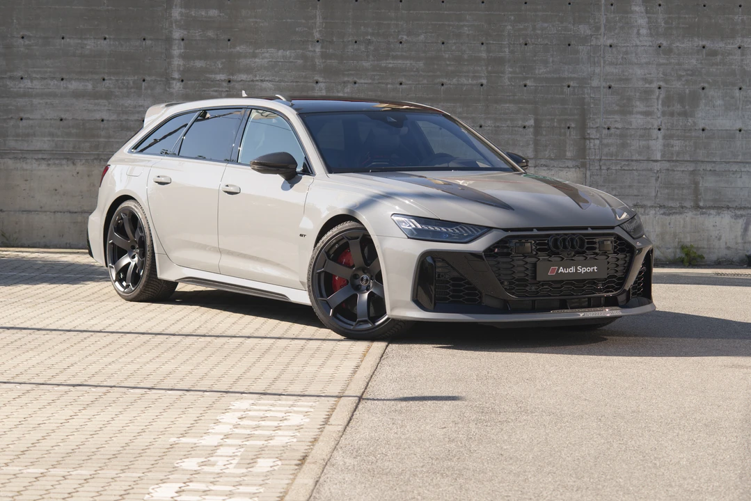 2025 Audi C8 RS6 - Image 9 of 31