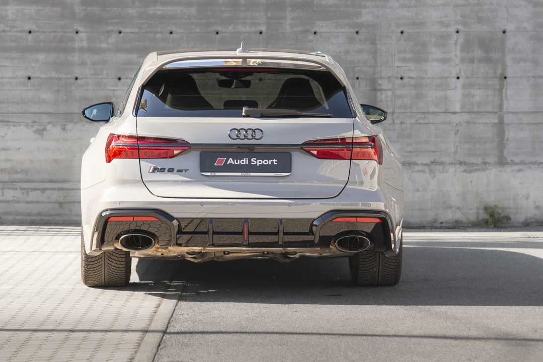 2025 Audi C8 RS6 - Image 6 of 31