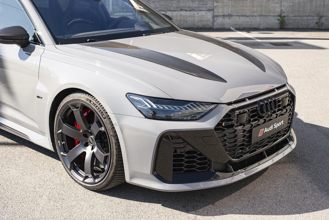 2025 Audi C8 RS6 - Image 29 of 31