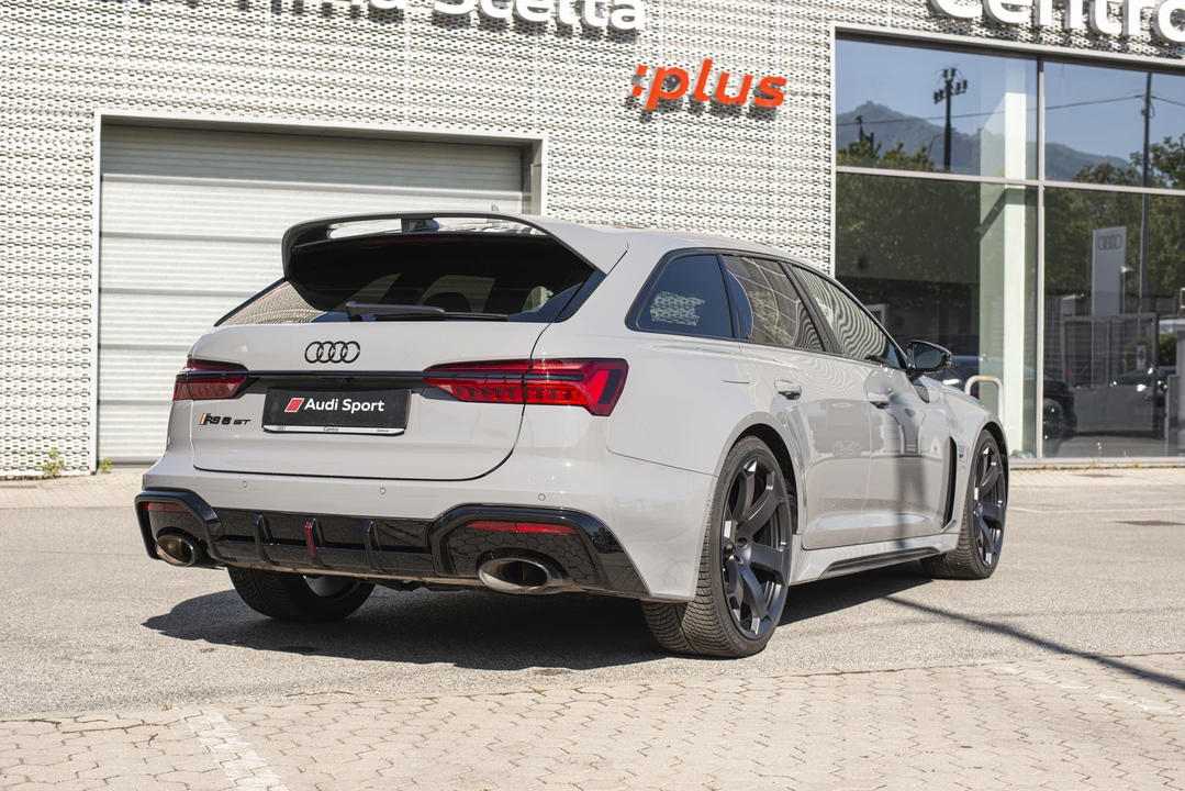 2025 Audi C8 RS6 - Image 17 of 31
