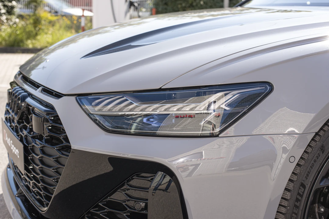 2025 Audi C8 RS6 - Image 30 of 31