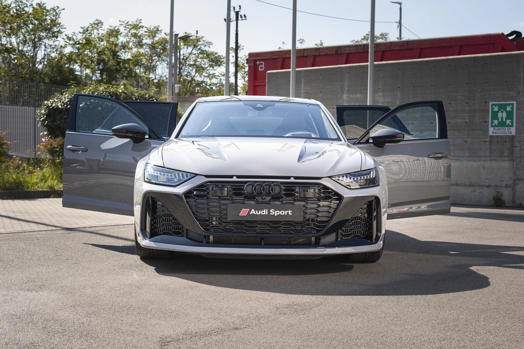 2025 Audi C8 RS6 - Image 12 of 31