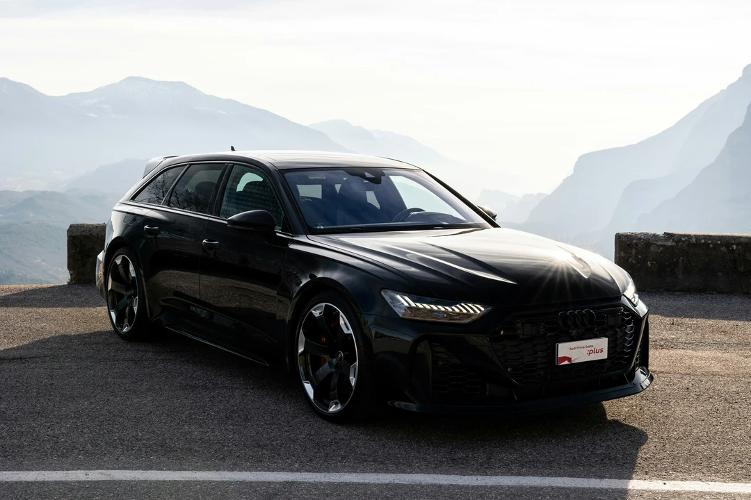 2025 Audi C8 RS6 - Image 3 of 21