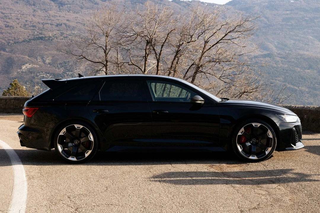 2025 Audi C8 RS6 - Image 5 of 21