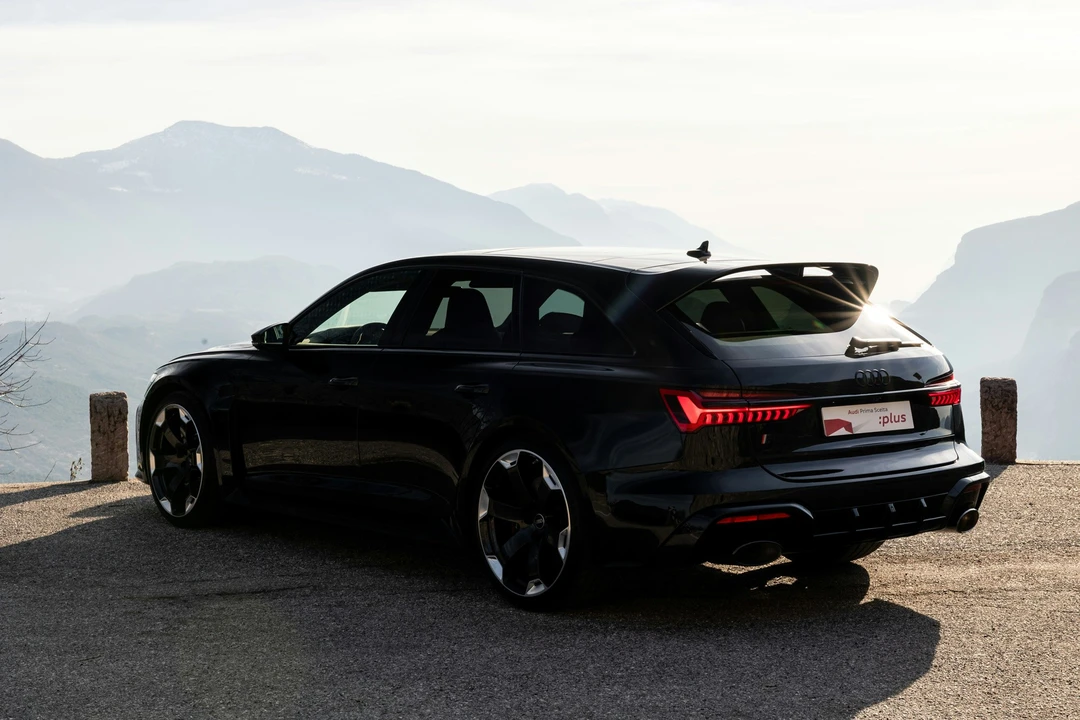 2025 Audi C8 RS6 - Image 8 of 21