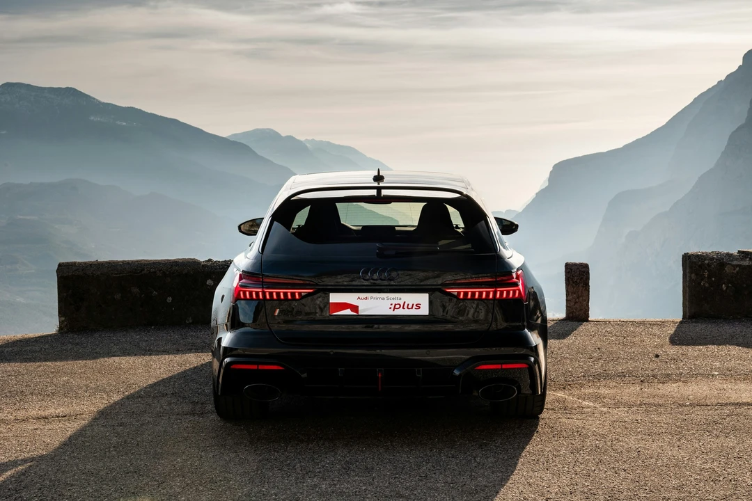2025 Audi C8 RS6 - Image 7 of 21