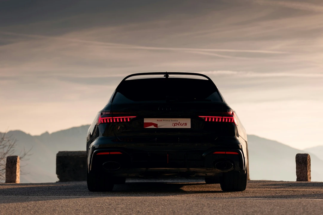2025 Audi C8 RS6 - Image 14 of 21