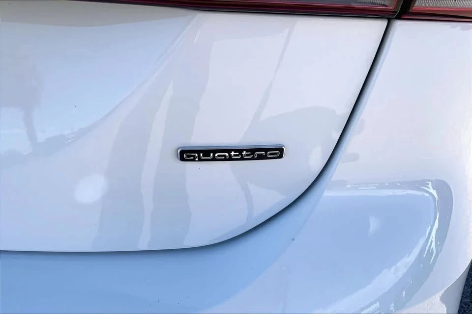 2025 Audi B10 A5 - Image 10 of 20