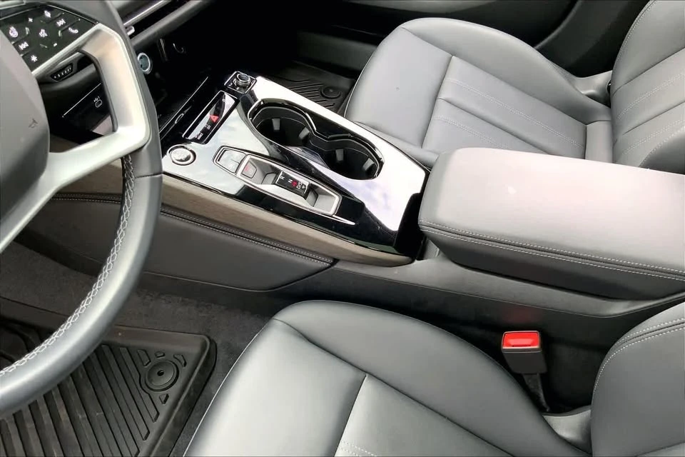 2025 Audi B10 A5 - Image 17 of 20