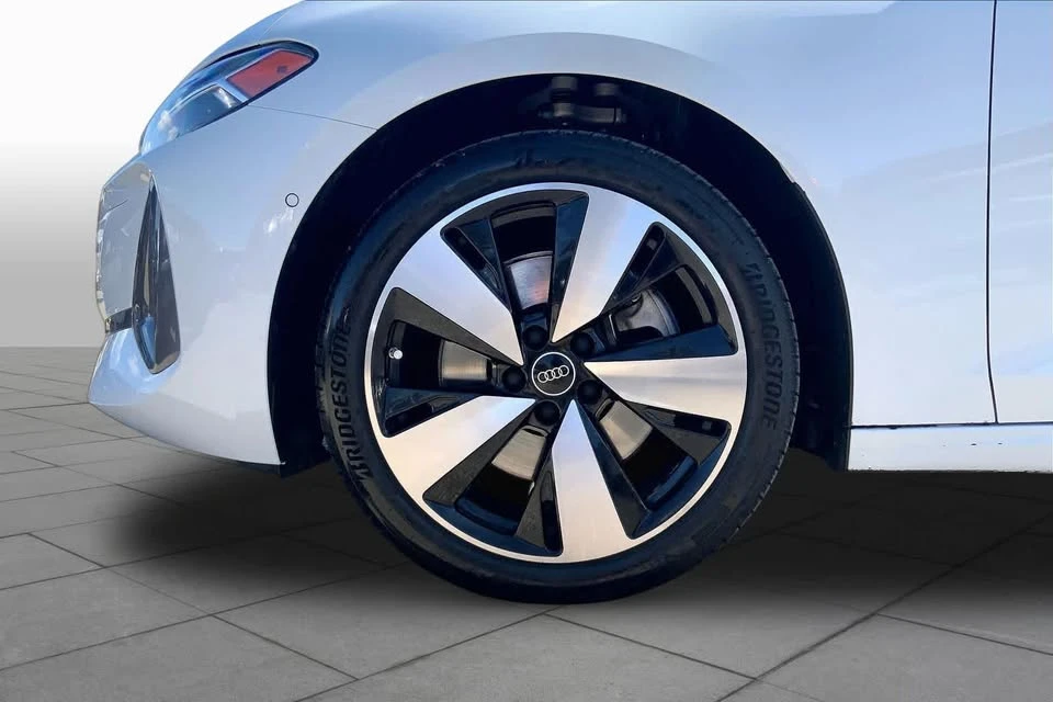 2025 Audi B10 A5 - Image 11 of 20