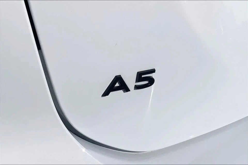 2025 Audi B10 A5 - Image 10 of 20