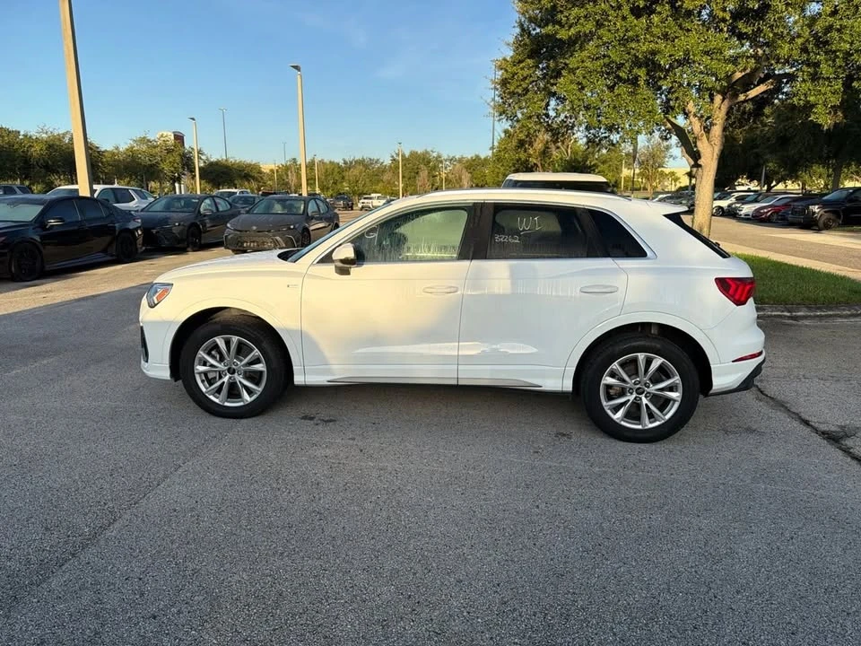 2025 Audi F3 Q3 - Image 2 of 9