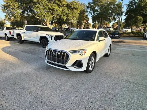 2025 Audi Q3 Premium
