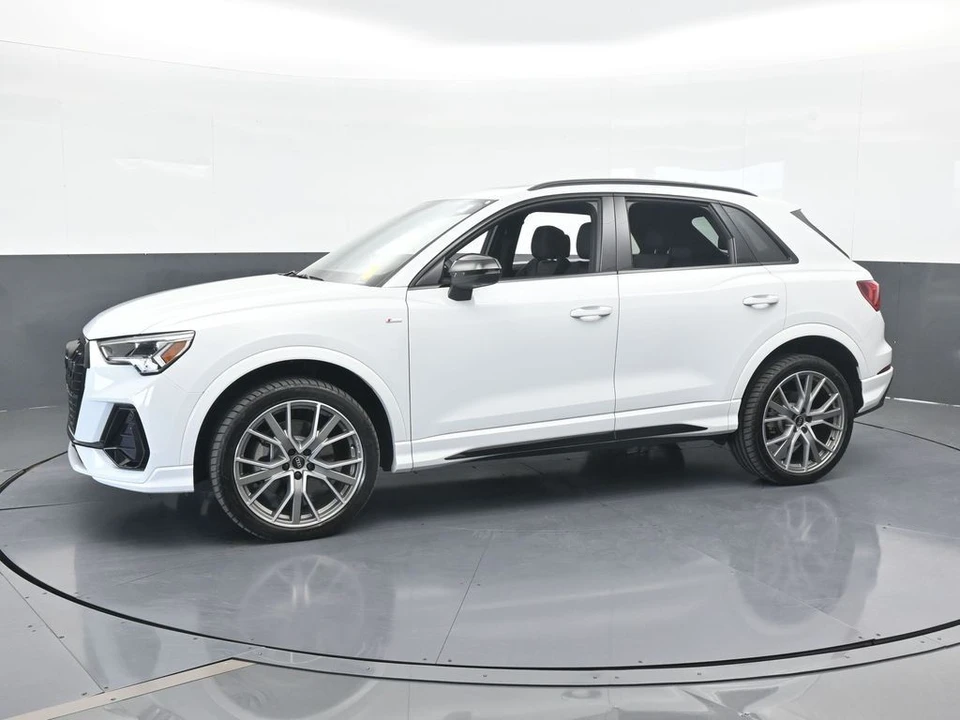 2025 Audi F3 Q3 - Image 2 of 12
