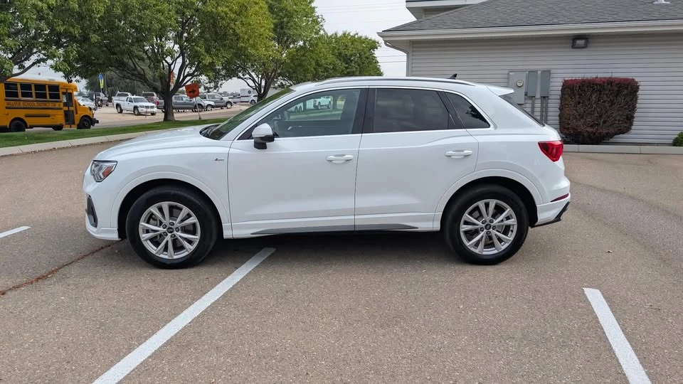 2025 Audi F3 Q3 - Image 2 of 19