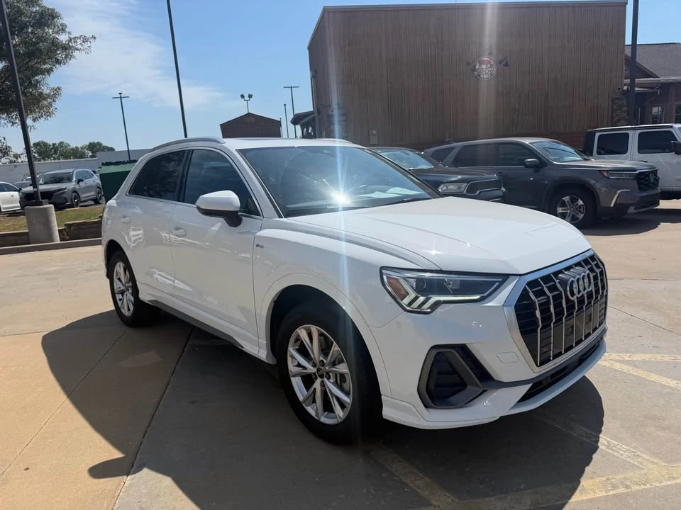 2025 Audi F3 Q3 - Image 2 of 9