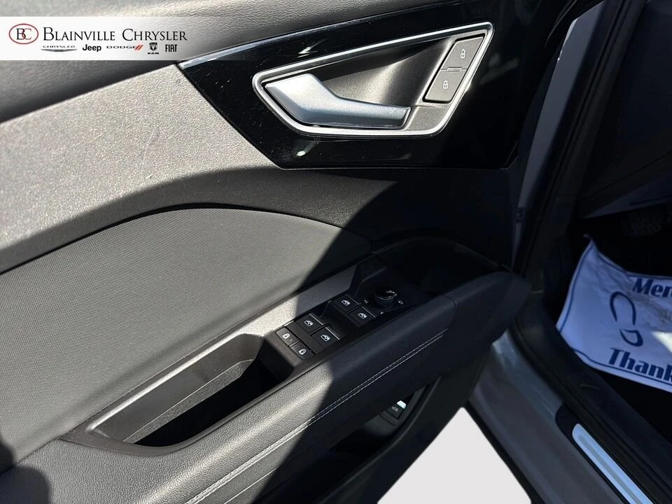 2025 Audi Q4 e-tron - Image 11 of 20