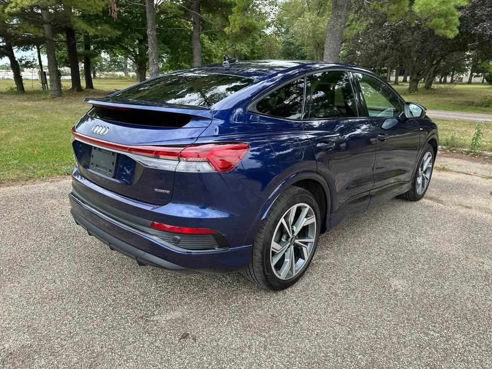2025 Audi Q4 e-tron - Image 7 of 20