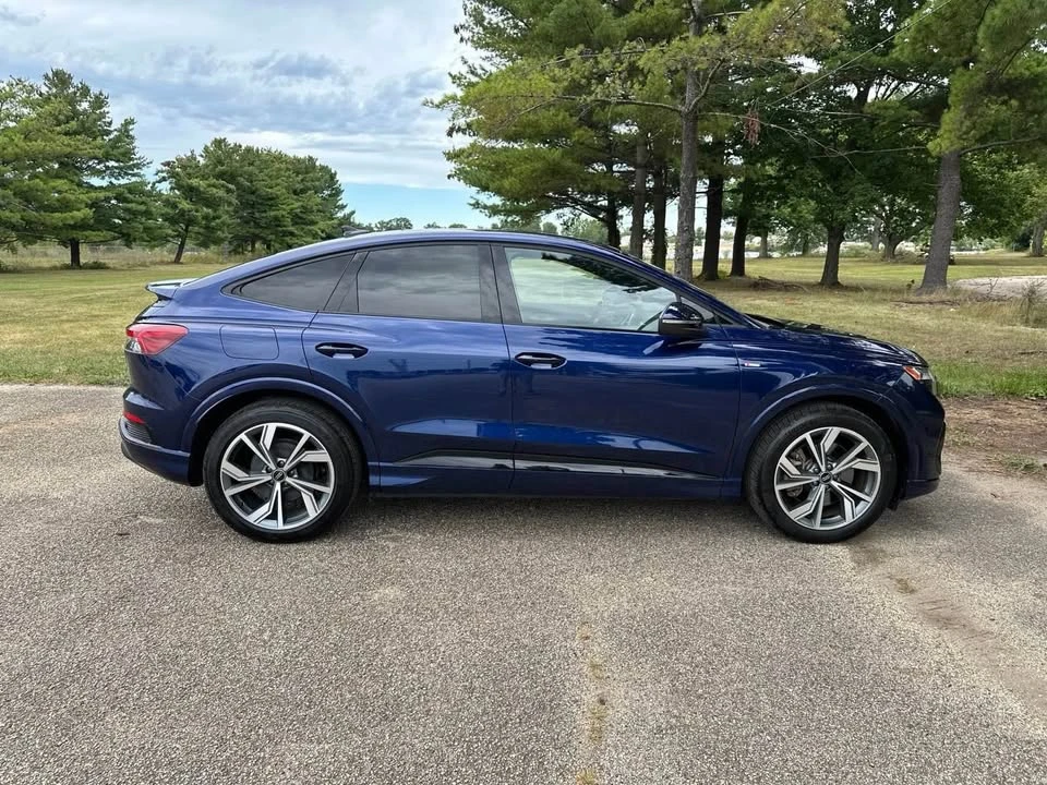 2025 Audi Q4 e-tron - Image 6 of 20