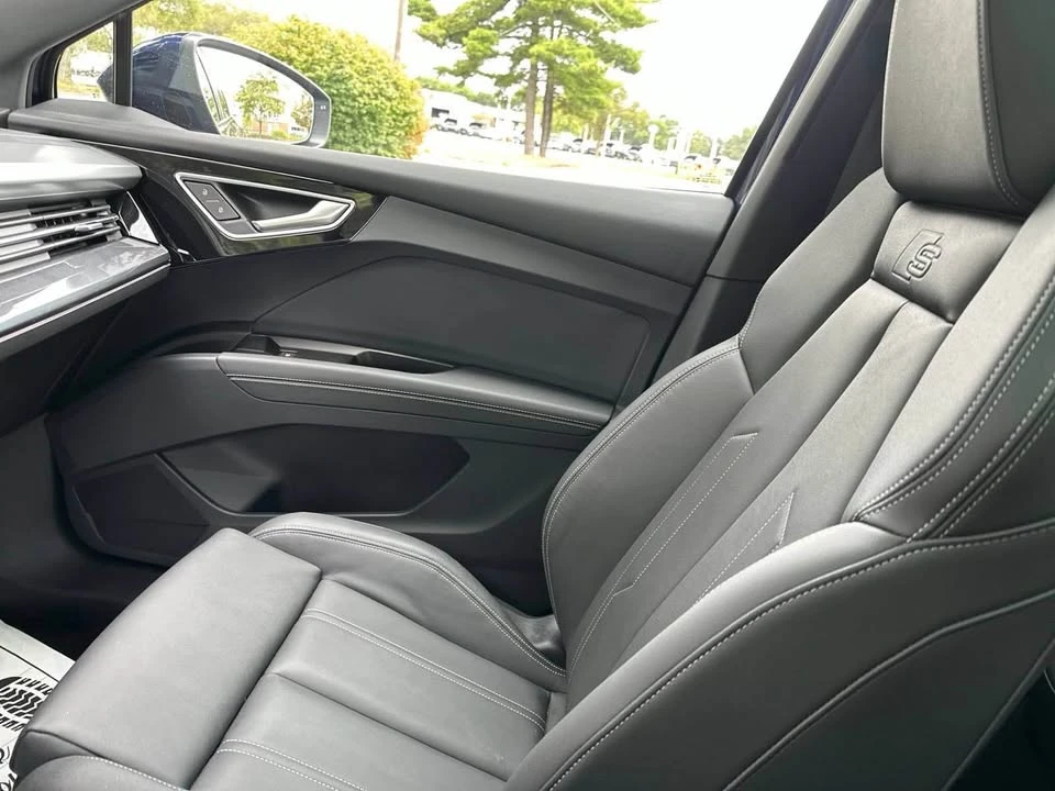 2025 Audi Q4 e-tron - Image 18 of 20
