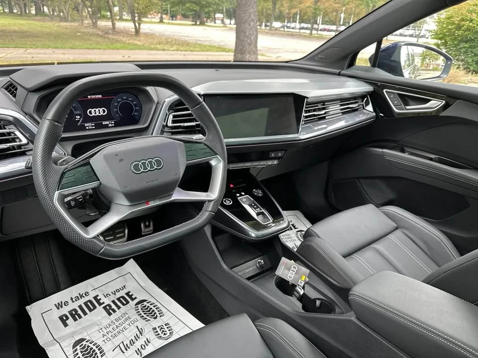 2025 Audi Q4 e-tron - Image 9 of 20
