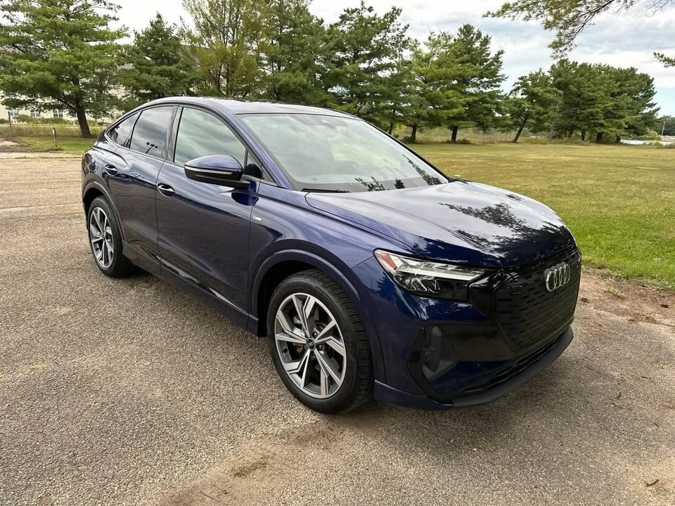 2025 Audi Q4 e-tron - Image 3 of 20
